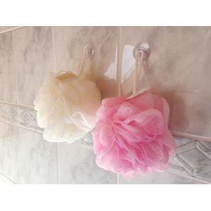 Elina Set van 2 mesh sponzen  XL met stevig touw en zuignap voor in de douche of bad te gebruiken