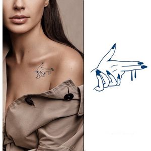 Temporary Tattoo Hand Pistool (6x6 cm) [Semi-Permanente Neptattoo - Tijdelijke tatoeage - Nep Fake Tattoos - Water overdraagbare festival sticker henna outfit tattoo - Glitter tattoo - Volwassenen Kinderen Jongen Meisje]
