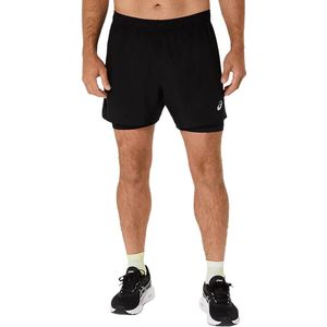 Asics core 2n1 5in short in de kleur zwart.