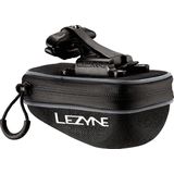 Lezyne Pod Caddy QR - Compacte zadeltas - Quick Release - 0.48 Liter - 145x90x65 mm - Nylon/EVA foam - Maat M - Zwart