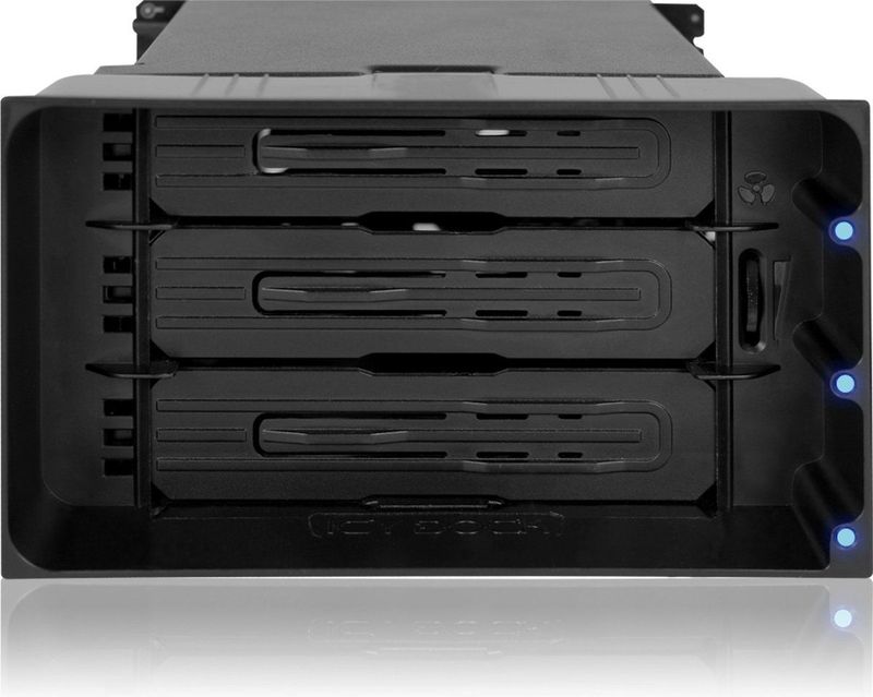 IcyDock HDD-Behuizing - 3x3.5 inch - Zwart
