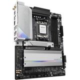 GIGABYTE B650 UD AX - 1.0 - motherboard - ATX - Socket AM5 - AMD B650 Mainboard - AMD B650 - AMD AM5 socket - DDR5 RAM - ATX