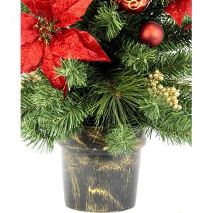Kunstkerstboom dennenboom kerstboom decoratieve boom verlicht en versierd met kerstster bessen en kerstballen