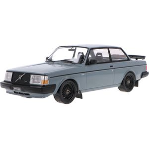 Volvo 240 Turbo 'Custom' 1985 - 1:18 - IXO Models