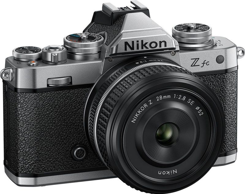 Nikon - Z fc - Digitale Camera - Zwart - Nikkor Z 28 mm f/2.8 SE