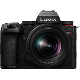 Panasonic LUMIX DC-S5 II full-frame spiegelloze camera met 20-60 mm F3.5-5.6 lens, 4K 60P en 6K 30P, inklapbaar display, wifi, Active IS, zwart