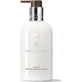 Molton Brown Festive Handlotion Wierook en piment 300 ml