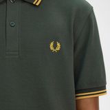Fred Perry - Polo Shirt - Groen - Katoenpiqué - Dubbel Gestreepte Kraag