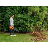 Black+Decker Axial Accu-bladblazer BCBL200L (18 V, 2,0 Ah, hoge blaassnelheid van 145 km/u, luchtvolume 577 m³/u, geïntegreerde bladschraper, voor terrassen, paden, tuinen, incl. accu en oplader)