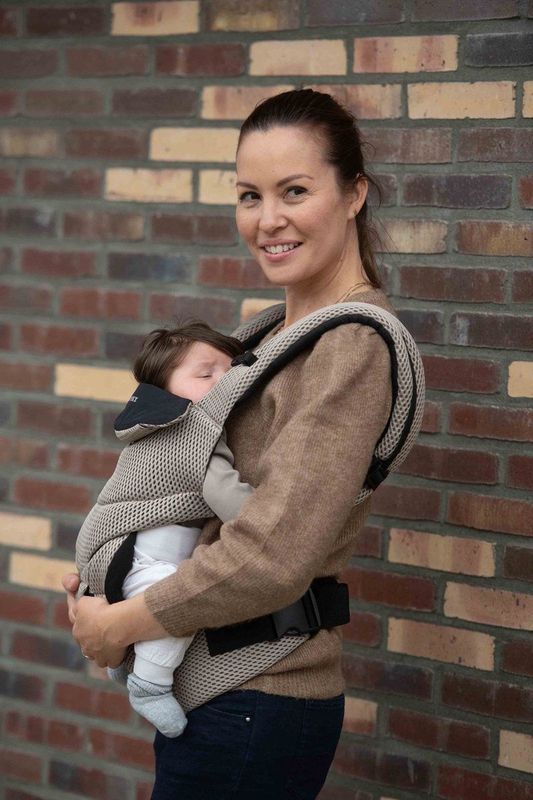 Dooky Ergonomische Draagzak Urban Comfort Beige Desert