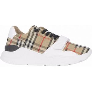 Burberry Regis lage sneakers in beige en wit