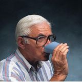 Comforthulpmiddelen Beker met neusuitsparing - blauw