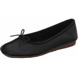 Clarks - Freckle Ice - Instappers - Zwart - Leer - Ademend