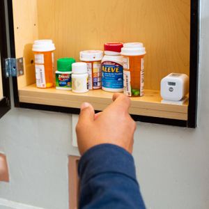 Yale - Smart Cabinet Lock - Smartes -Schrankschloss - (05-SCL1-0-00-50-11) - Kleines Design - Automatische Verriegelung - Schlüssellos