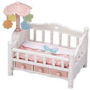 Sylvanian Families bed voor drieling met mobiel 5534