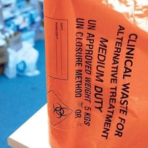 Klinische afvalzakken – medium duty, 30 liter/5 kg, oranje, 50