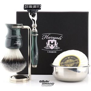 EEN COMPLEET SHAVING  SET  IN GROENE HOORN KLEUR. CADEAU VOOR HEM (Shaving Set)