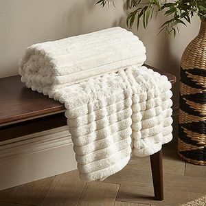 Catherine Lansfield Cosy Geribbelde Faux Fur 130x170cm Deken Sprei Crème
