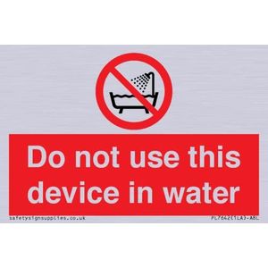 Bord ""Do not use this device in water"", 75 x 50 mm, A8L