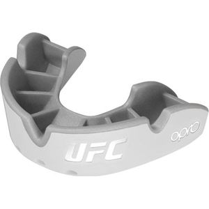 OPRO Silver Level UFC Mondbeschermer voor volwassenen en jongeren met hoes, tandvleesschild met revolutionaire montagetechnologie voor UFC, MMA, boksen, BJJ en andere vechtsporten (zilver,