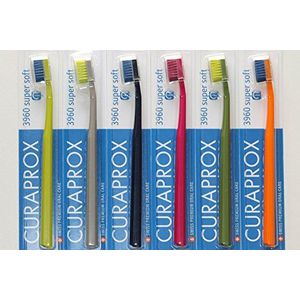 Super zachte tandenborstel 6 borstels Curaprox Super Soft 3960. Betere reiniging en gemiddelde zachtheid in schitterende kleuren voor hem en haar. Borstels/filamenten en kleur kunnen variëren)