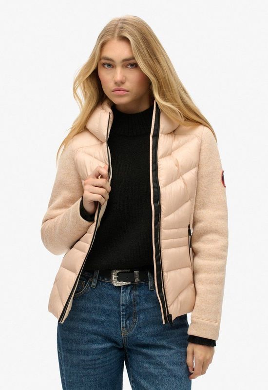 Superdry - W5011739A - Gebreide Hybride Jas - Beige - Gerecycled Polyester