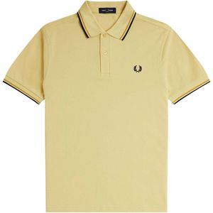 Fred Perry - M12 Piqué Poloshirt - Champion's Gold - 100% Katoen
