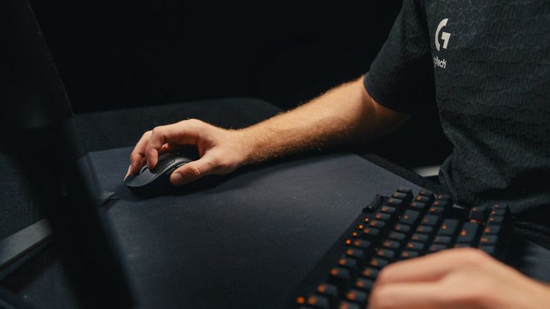 Logitech G PRO X SUPERLIGHT 2 DEX muis Gamen Rechtshandig RF Wireless + USB Type A Optisch 44000 DPI