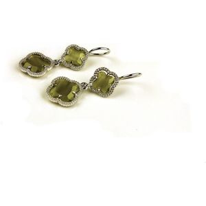 model Double Fiori klein oorringen in zilver kaki klavers