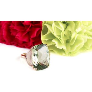 ring in roos goud gezet met groene kwarts en roze kwarts