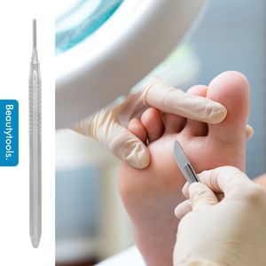 BeautyTools Bistouri houder voor Scalpelmesjes - Rond Ergonomisch Handvat (Holle Buis) - Pedicure Houder Nr.3 (BP-0744)