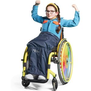 MyBlanket Zomer Kids, compact en licht, wind- en waterdicht rolstoeldeken, snel geplaatst zonder op te staan uit de rolstoel, voor manuele én elektrische rolstoel; 38 x 24 x 8 cm ; 0,362 kg, wasbaar op 30°C - Night Blue met Gele rits