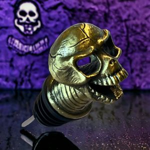 Catrinaz® Premium schenker - Gouden skull ontwerp - Schenktuit - Wijnschenker - Luxe gift box - Uniek geschenk - Cadeau voor man