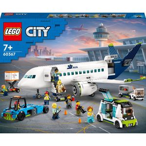 LEGO City - Passagiersvliegtuig Bouwpakket - Vliegtuig - Inclusief Voertuigen en Minifiguren