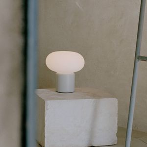 New Works - Karl-Johan Portable Tischleuchte IP65 Light Grey