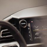 OOONO CO-DRIVER NO1: Waarschuwt in realtime voor flitspalen en gevaren in het verkeer, automatisch actief na verbinding met de smartphone via Bluetooth