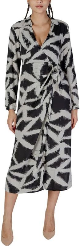 JDY - Jurk - Zwart - V-Hals - Lange Mouwen - Regular Fit