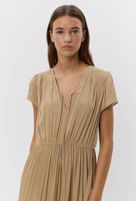 Sofie Schnoor - Woman Jannesw Dress S252306 - Maxi Jurk - Bruin - Polyester