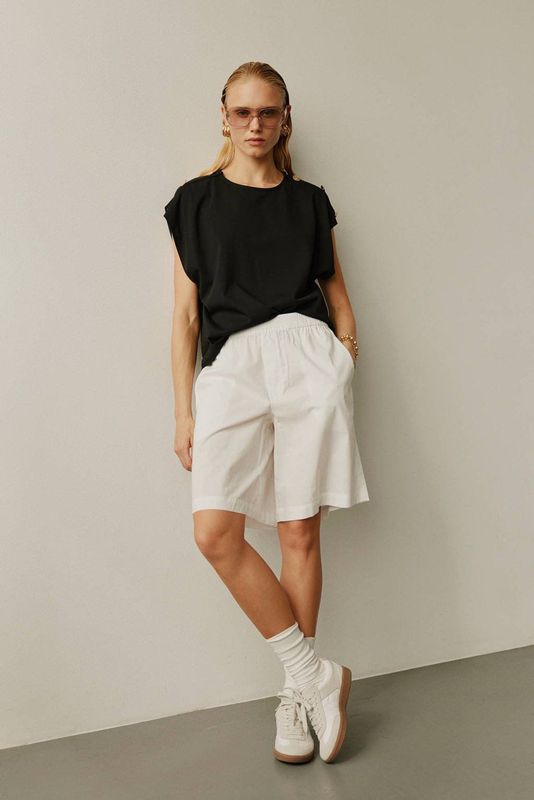 Sofie Schnoor - Mouwloze Top - Ronde Hals - Knoopdetails - Zwart - Katoen