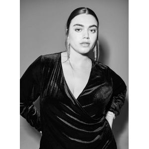 Zizzi - Fluwelen Jurk - Zwart - Korte Lengte - Lange Mouwen