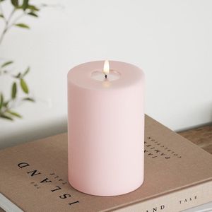 Deluxe Homeart - stompkaars - LED - lijken net op echte kaarsen - licht roze - 10 cm doorsnede en 15 cm lang