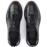 Modieuze leren sneakers op een interessante zool