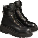 Damesleren platte enkellaarsjes met riempje versierd met metalen letters