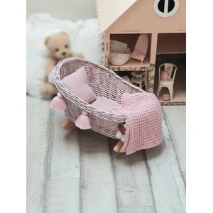 Poppenbed - Wieg - Rieten - Vies roze - Handgemaakt