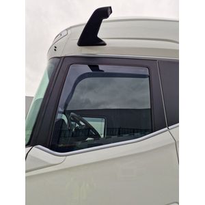 DAF zijwindschermen tbv XD XF XG XG+ raamgeleiders (past op type met CAMERA of model met spiegels, maar ZONDER trottoirspiegel) truck model vanaf 2021 set raamspoilers fenders visors windgeleiders licht getint pasvorm