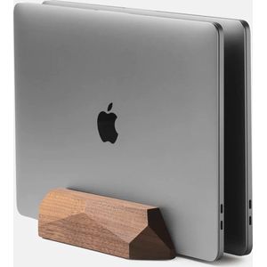 Oakywood Dual Laptop Dock – Dubbele houten verticale laptopstandaard voor het organiseren van twee apparaten – Verstelbaar laptopopbergrek – Verticale laptophouder – 7,1x4,5x1,6” – Walnoot