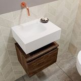 Mondiaz andor 40 cm toiletmeubel dark brown. Lex 40 cm wastafel talc links geen kraangat