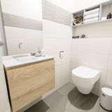 Mondiaz olan 60 cm toiletmeubel washed_oak. Lex wastafel talc links geen kraangat