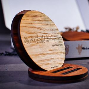 Skyline Onderzetters IJsselstein - Eiken en noten hout - 4 stuk(s) + houder - Ø 9 cm Rond - Cadeau - Woon decoratie - Woonkamer - WoodWideCities