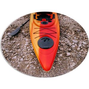 WallClassics - PVC Schuimplaat Ovaal - Rood Oranje Kano op het Land - 68x51 cm Foto op Ovaal  (Met Ophangsysteem)